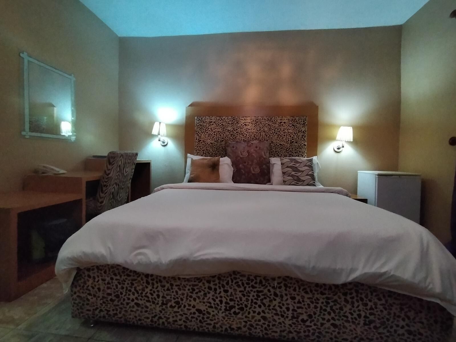 Free WiFi, bed sheets