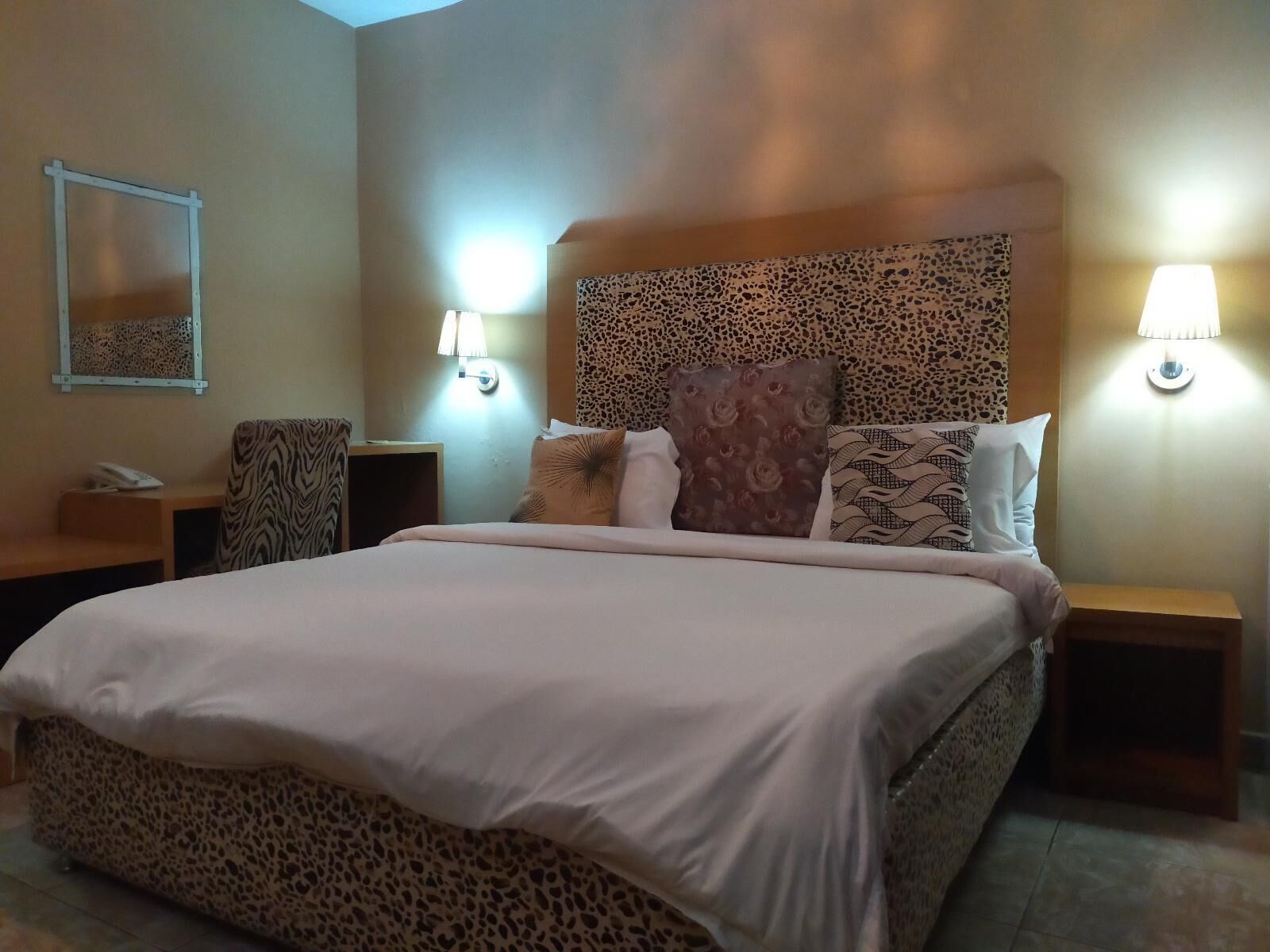 Free WiFi, bed sheets