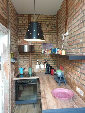 Fridge, oven, dishwasher, highchair