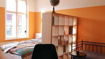 2 Schlafzimmer, Schreibtisch, Reisekinderbett, WLAN