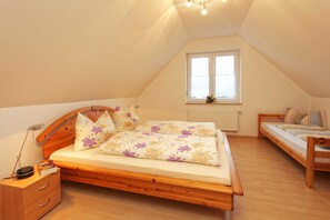 1 Schlafzimmer, Reisekinderbett, WLAN