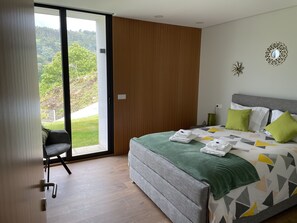 2 bedrooms, iron/ironing board, travel crib, free WiFi