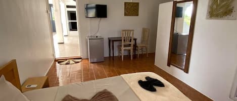 1 bedroom, in-room safe, desk, free WiFi