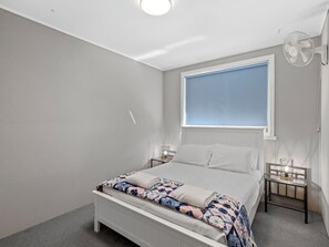 3 chambres, fer et planche à repasser, Wi-Fi gratuit, draps fournis