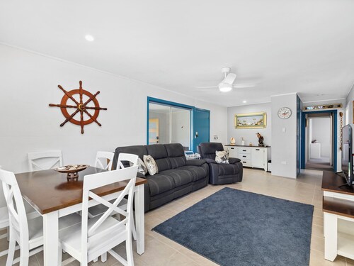 Marilyn’s at Park Beach – Family Fun, Beach Walks & Games Room