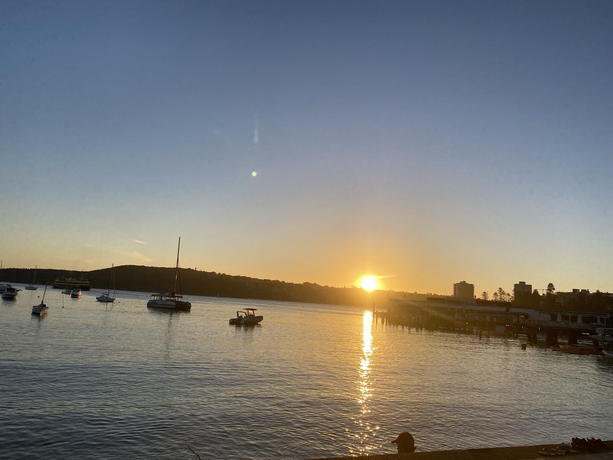 Harbour beach front apartment 5 min walk to surf beach