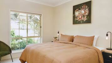 4 bedrooms, iron/ironing board, travel cot, WiFi