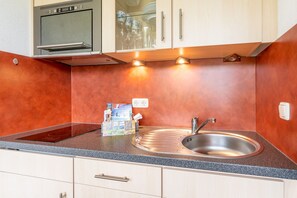 Fridge, microwave, coffee/tea maker, electric kettle