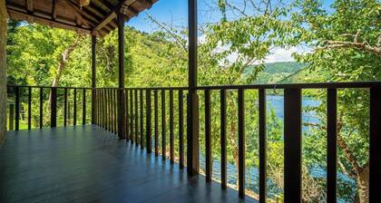 Hidden House A Veiga