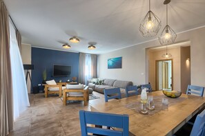 Smart TV, table football, ping pong