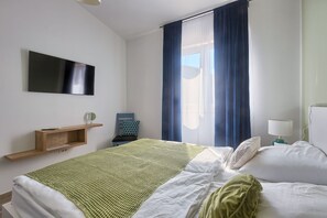 4 bedrooms, in-room safe, free WiFi, bed sheets