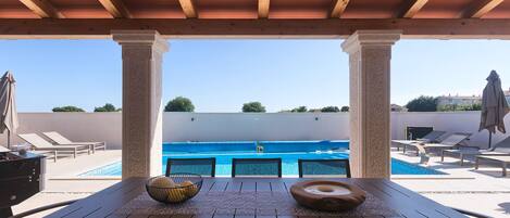 Outdoor pool, a heated pool