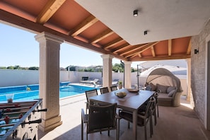Outdoor dining - Villa Tea  (Ližnjan)