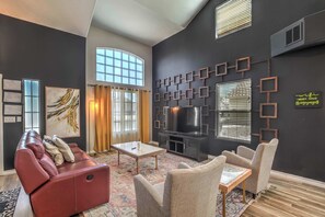 تلفزيون، مكتب