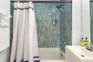 Shower, hair dryer, shampoo - 4BR Stunner with Pool & Amazing Backyard! (Henderson)