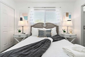 4 chambres, fer et planche à repasser, lit parapluie, Wi-Fi