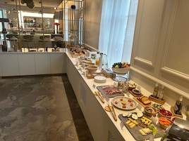 Daily continental breakfast for a fee