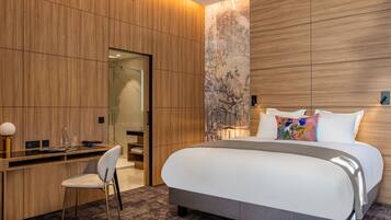 1 bedroom, premium bedding, pillowtop beds, minibar