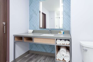 Hair dryer, towels - Hilton Garden Inn Broomfield Boulder (Broomfield)