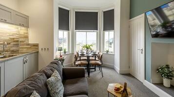 Smart TV, fireplace, offices