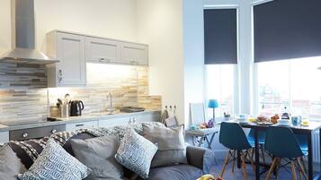 Smart TV, fireplace, offices