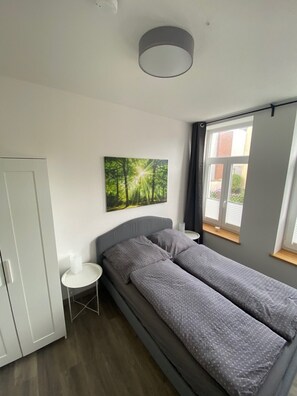 2 bedrooms, free WiFi, bed sheets - Holiday apartment Jade in Wilhelmshaven (Wilhelmshaven)