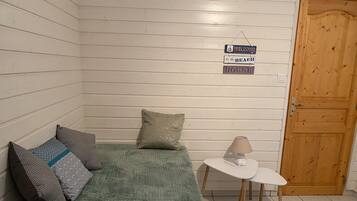 6 bedrooms, iron/ironing board, travel cot, free WiFi