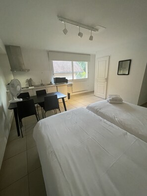 Iron/ironing board, free WiFi, bed sheets