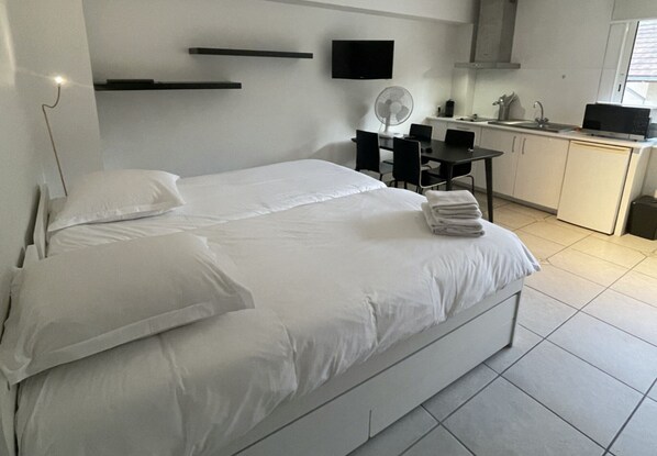 Strygejern/strygebræt, gratis Wi-Fi, sengetøj