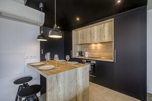 Fridge, microwave, oven, dishwasher