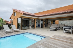 Luxury Villa | Terrace/patio