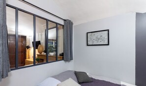 1 soverom, strykejern/-brett, reiseseng for barn og wi-fi (inkludert)