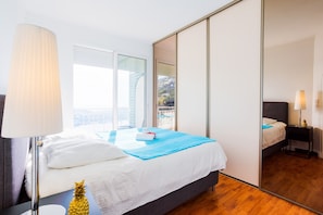 2 slaapkamers, een strijkplank/strijkijzer, gratis wifi, beddengoed