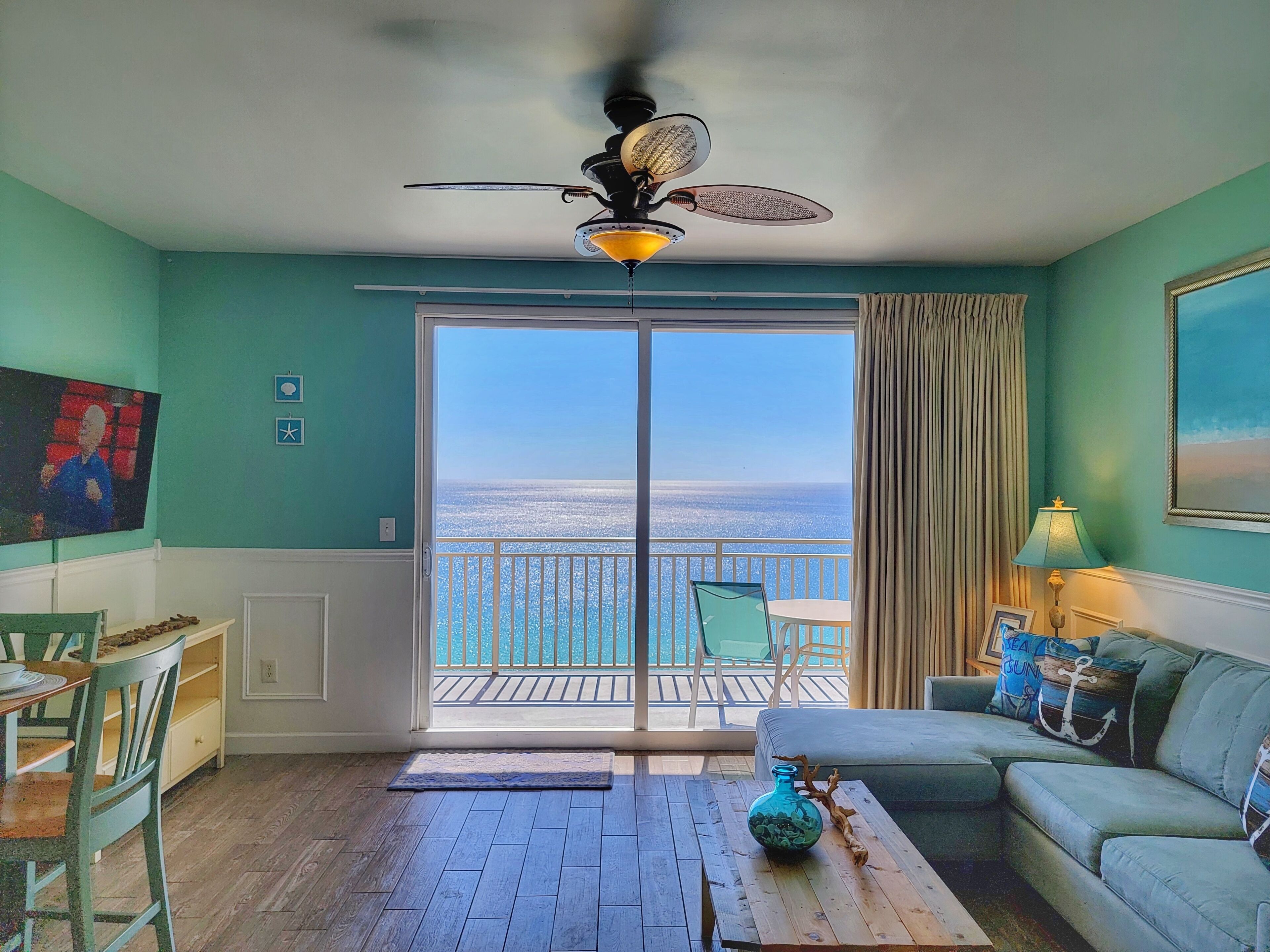 Smart TV, table tennis