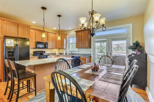 Fridge, microwave, dishwasher, coffee/tea maker
