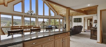 Mountain vacation meets contemporary COMFORT! Welcome Moosie Chalet!