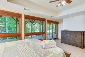 5 bedrooms, WiFi, bed sheets