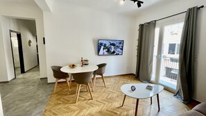 32-inch TV with digital channels