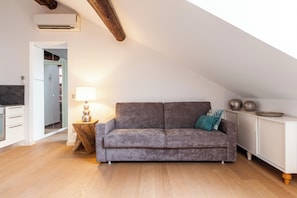 Apartment, 1 Bedroom | Living area