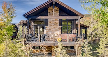 Breck Urban Oasis | Walk to Main Street | Hot Tub!