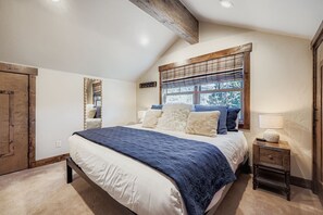 4 habitaciones, tabla de planchar con plancha, cuna de viaje y wifi