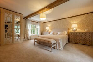 7 makuuhuonetta, työpöytä, silitysrauta/-lauta, Wi-Fi