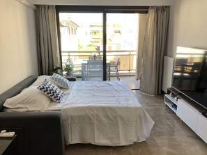 تلفزيون ذكي، كُتُب، مكتبة موسيقى، مكتب