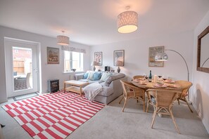 House (2 Bedrooms) | 2 bedrooms, laptop workspace, iron/ironing board, travel crib - The Lapwing, Aldeburgh (Aldeburgh)