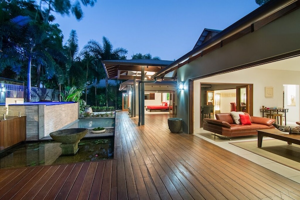 Sisanya - Luxury Holiday House in Port Douglas