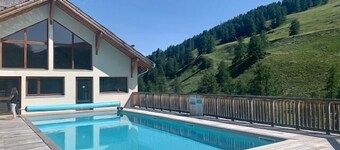 200m from shops, 2nd floor, swimming pool, balcony, parking, tv, ski locker, 60m², Vars