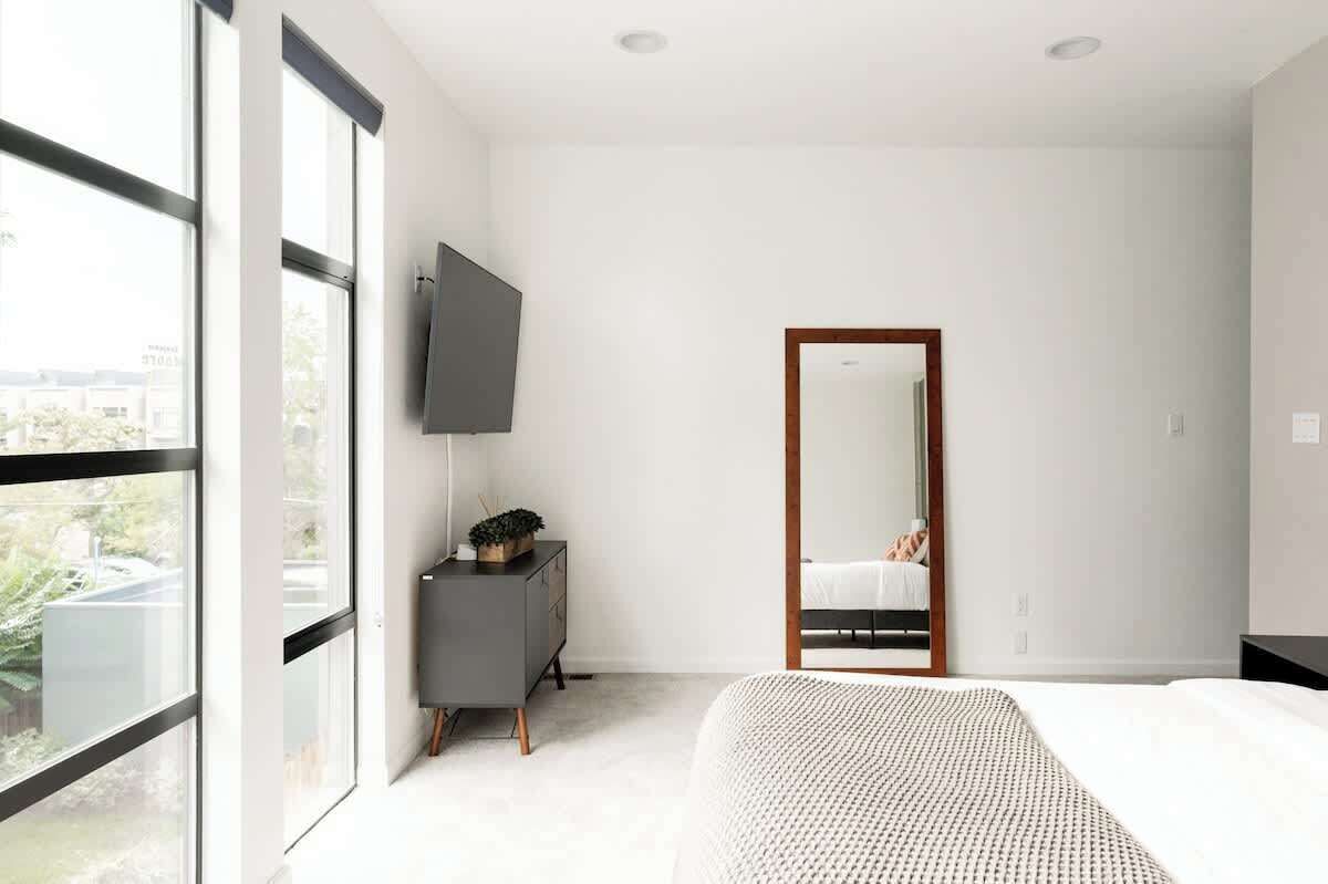 3 bedrooms, desk, iron/ironing board, WiFi