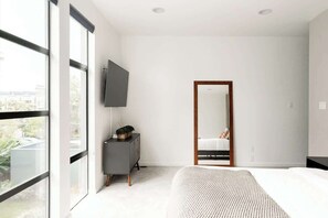 3 bedrooms, desk, iron/ironing board, WiFi - Urban Oasis | Rooftop Delight | Peloton | RiNo (Denver)