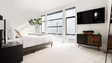 3 habitaciones, escritorio, tabla de planchar con plancha y wifi