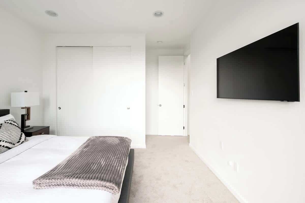 3 bedrooms, desk, iron/ironing board, WiFi